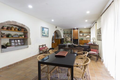 000268 – RENOVATED CATALAN COUNTRY HOUSE - Image 19