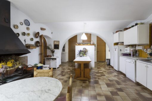 000268 – RENOVATED CATALAN COUNTRY HOUSE - Image 20