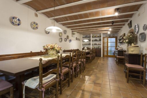 000268 – RENOVATED CATALAN COUNTRY HOUSE - Image 25