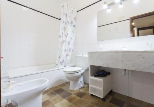 000268 – RENOVATED CATALAN COUNTRY HOUSE - Image 30