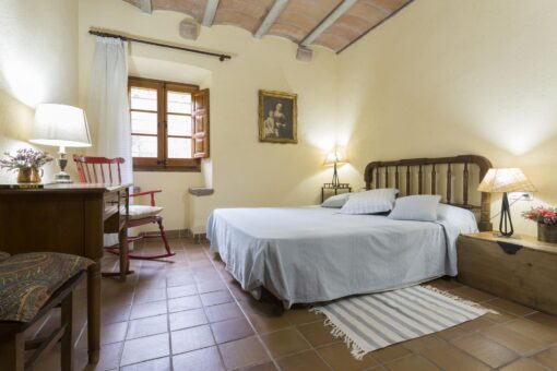 000268 – RENOVATED CATALAN COUNTRY HOUSE - Image 33
