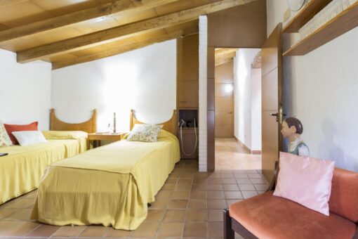000268 – RENOVATED CATALAN COUNTRY HOUSE - Image 41