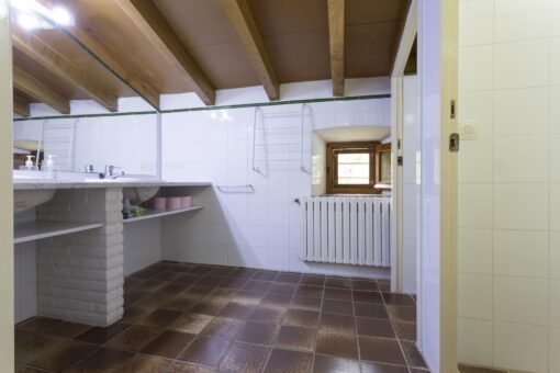000268 – RENOVATED CATALAN COUNTRY HOUSE - Image 45