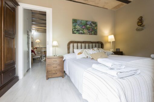 000268 – RENOVATED CATALAN COUNTRY HOUSE - Image 51