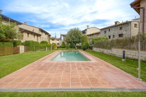 000593 CASA ADOSADA CON PISCINA EN RIUDAURA - Imagen 9