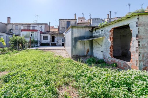 000665 – Casa Adosada en Llagostera con Gran Potencial de Reforma - Imagen 16