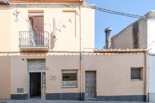 000665 – Casa Adosada en Llagostera con Gran Potencial de Reforma - Imagen 22