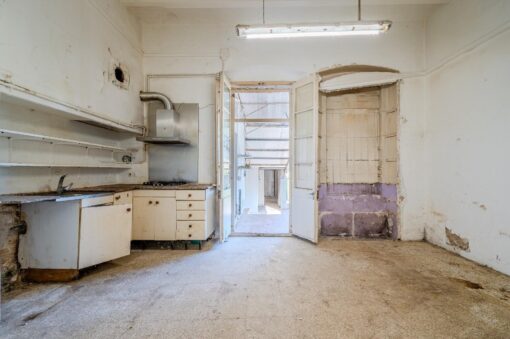 000665 – Casa Adosada en Llagostera con Gran Potencial de Reforma - Imagen 5