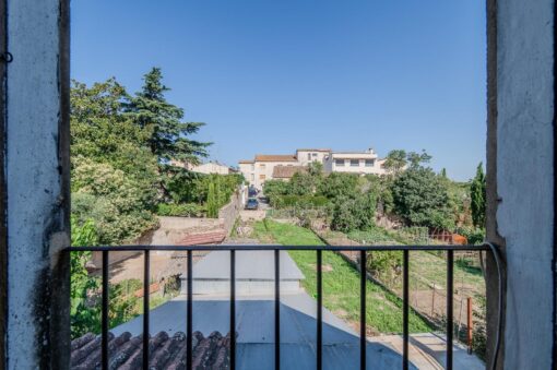 000665 – Casa Adosada en Llagostera con Gran Potencial de Reforma - Imagen 38