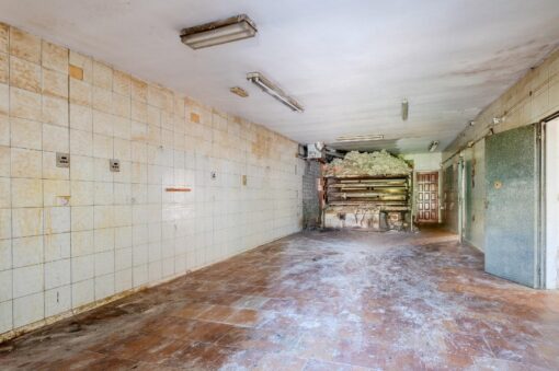 000665 – Casa Adosada en Llagostera con Gran Potencial de Reforma - Imagen 8